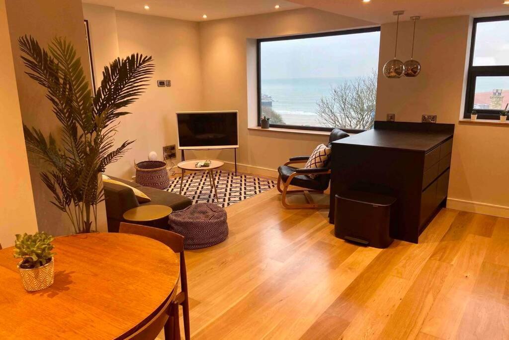 Beachside Apartment In The Centre Of Town New Quay Екстериор снимка