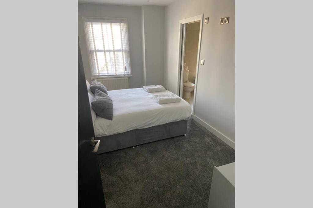 Beachside Apartment In The Centre Of Town New Quay Екстериор снимка