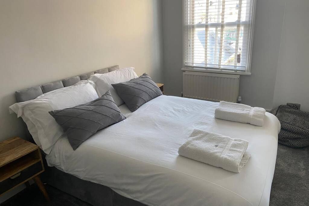 Beachside Apartment In The Centre Of Town New Quay Екстериор снимка